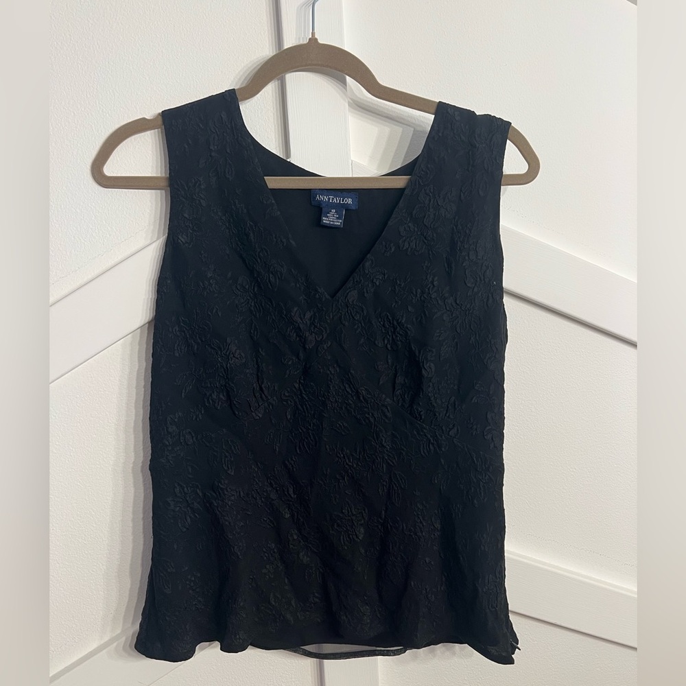Ann Taylor Black Textured Sleeveless Blouse